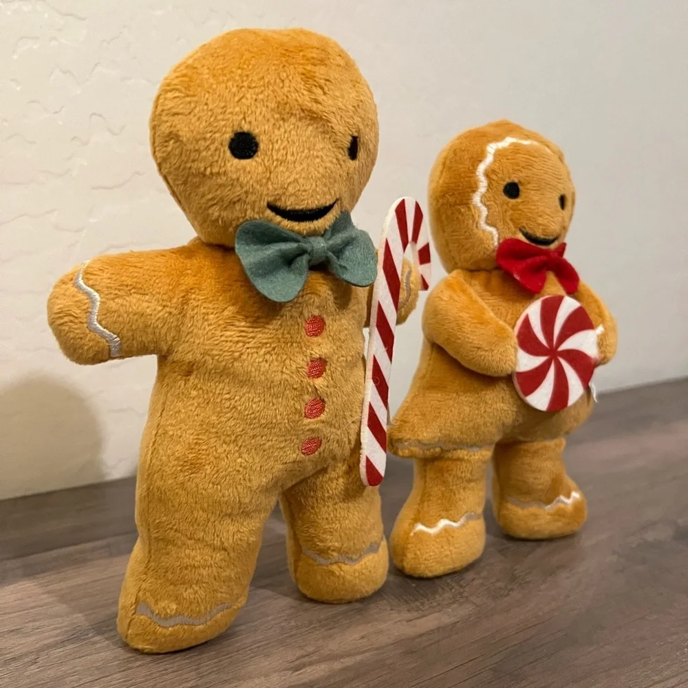 Target Bullseyes Christmas Gingerbread Couple Plush Self Sanding Beanie 8”